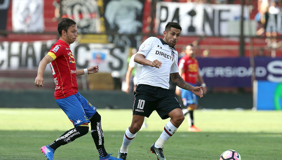 Colo Colo parte el torneo humillando a Unión Española en su propia casa