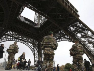 Torre Eiffel toma precaución y se protegerá contra el terrorismo