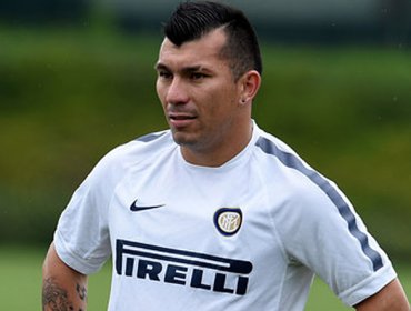 Gary Medel también celebró el Día de San Valentín