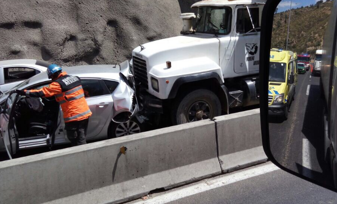 Colisión múltiple deja tres lesionados en Ruta Las Palmas