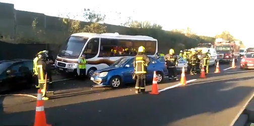 Colisión múltiple deja cuatro lesionados en la Autopista del Sol