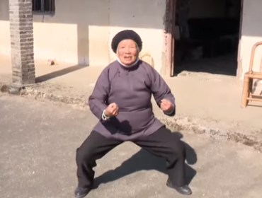 Abuela karateka: A sus 94 años sorprende con sus movimientos y destrezas