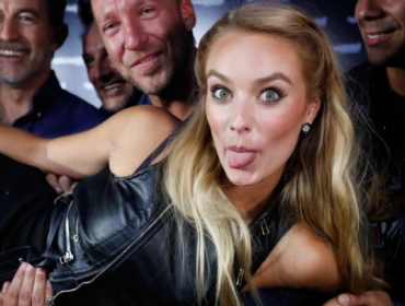 Ardientes fotos de Kika Silva y Gala Caldirola durante el baile a la prensa