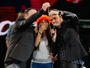 Polémico show de Río Roma: Calidad vocal y beso a una fans marcaron la presentación