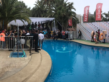 Incidentes se registran previo al piscinazo de Kika Silva