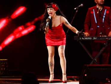 Profeta en su tierra: Mon Laferte triunfa en la Quinta Vergara y enloquece al monstruo