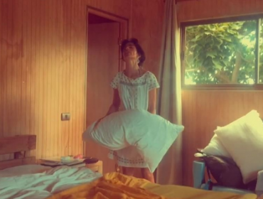 El divertido video de Paz Bascuñán: "El lado b" de las vacaciones