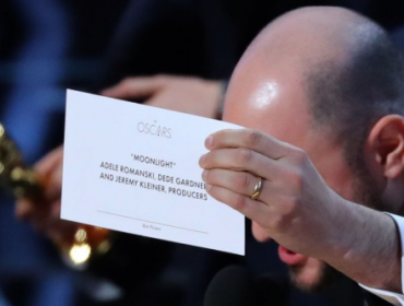 Papelón: Así fue el momento más tenso e inédito de los Premios Óscar 2017
