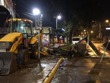 Rotura de matriz deja a 47 clientes sin agua potable en la comuna de El Bosque