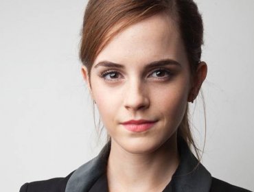 Foto: Emma Watson sorprende realizando topless durante sesión