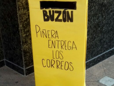 Juventudes de la Nueva Mayoría protestan a las afueras de las oficinas de Bancard