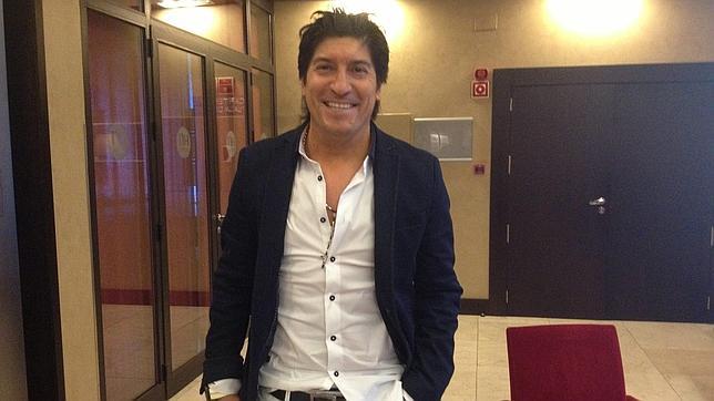 Zamorano sorprende comentando fútbol con particular tono mexicano