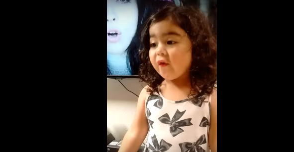 Pequeña fans sorprende cantando igual a Mon Laferte