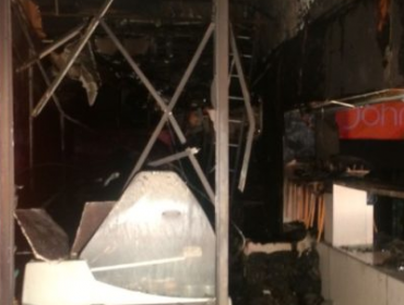 Incendio en Mall Panorámico de Providencia deja una panadería destruida