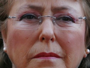 Adimark: Bachelet aumenta su desaprobación y Piñera amplía distancia frente a Guillier