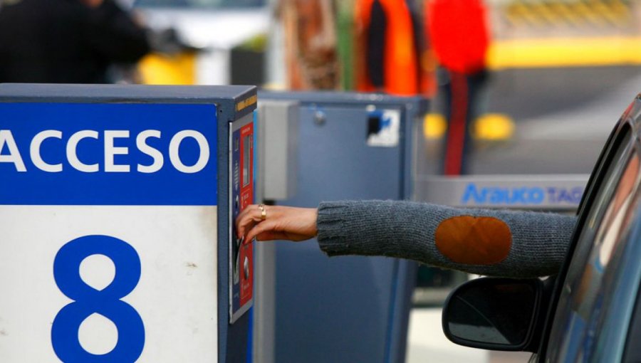 Sernac demanda a centros comerciales por incumplimiento a la Ley de Estacionamientos