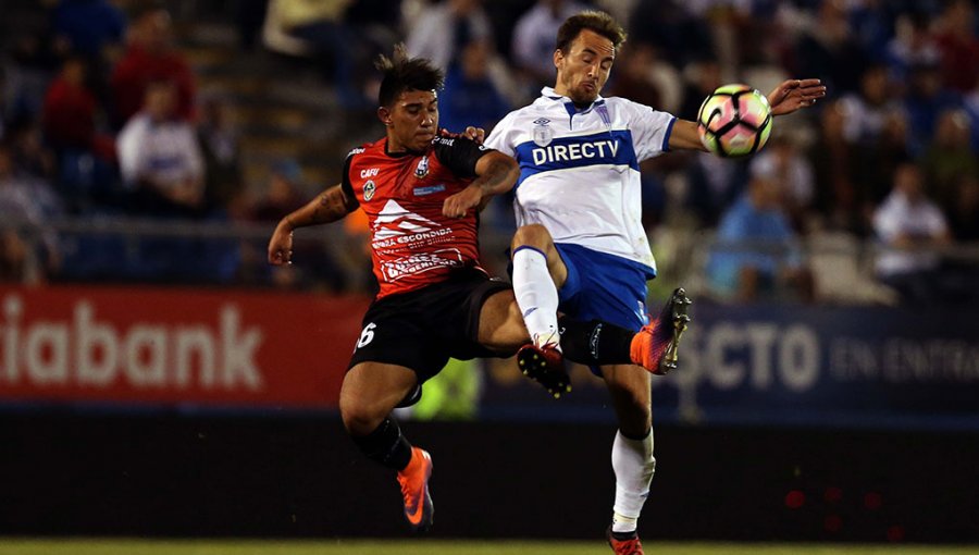 Universidad Católica vuelve al triunfo tras vencer en casa a Deportes Antofagasta