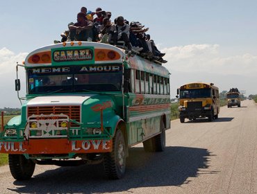 Bus atropella a una multitud en Haití y mata a 34 personas