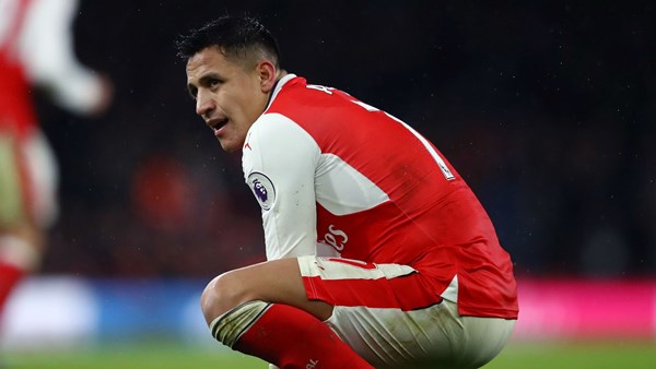 Wenger pone en duda la titularidad de Alexis de cara al próximo partido