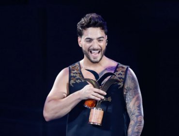 Maluma sorprende al besar a una fans en pleno show en Miami