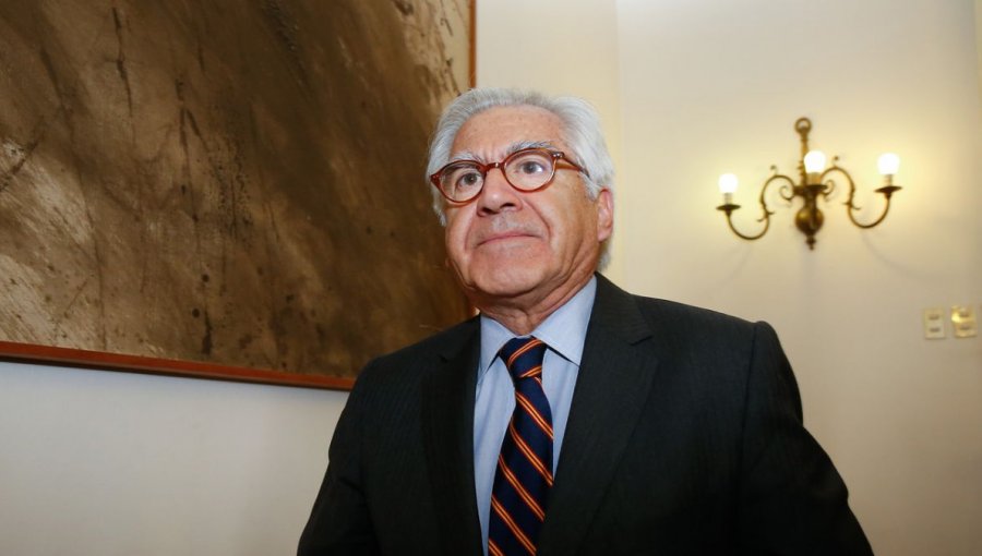 Ministro Fernández criticó los dichos de Alejandro Guillier: "Es falso decir que el país está paralizado"