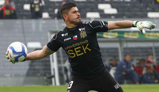 Unión Española sufre enredo reglamentario con su arquero Diego Sánchez