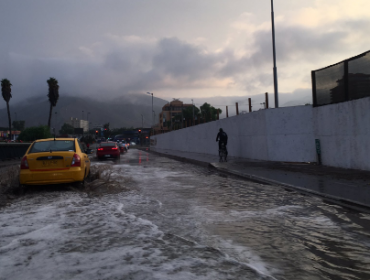 Intensas lluvias y tormentas eléctricas obligan a suspensión de clases en Copiapó y Tierra Amarilla