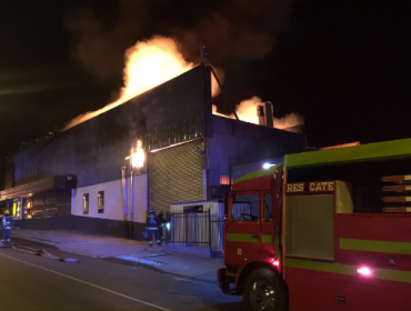 Explosión de cajero automático provoca incendio en un supermercado en Concepción