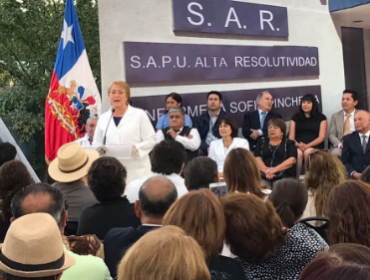 Bachelet anuncia proyecto que crea licencias para padres con hijos enfermos graves
