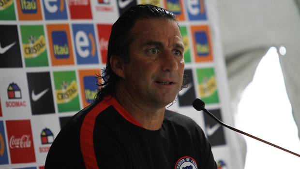 Pizzi: "El mismo día decidiré si están aptos Medel y Sánchez"