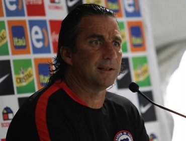 Pizzi: "El mismo día decidiré si están aptos Medel y Sánchez"