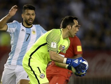 Claudio Bravo: “El juego mostrado con Argentina nos llevará al Mundial”