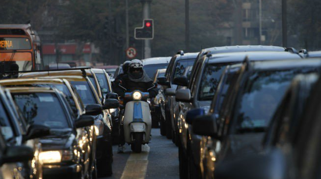 Colisión múltilple genera gran congestión vehicular en Américo Vespucio