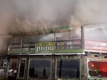 Violento incendio en restaurante de Puerto Varas deja un fallecido y un herido