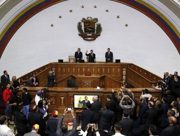 Venezuela: Oposición acusa "golpe de Estado" de Nicolás Maduro tras suspensión del Parlamento