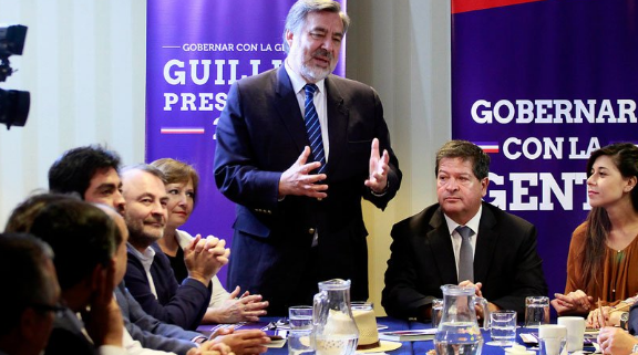 Guillier presenta equipo estratégico de campaña de cara a carrera presidencial