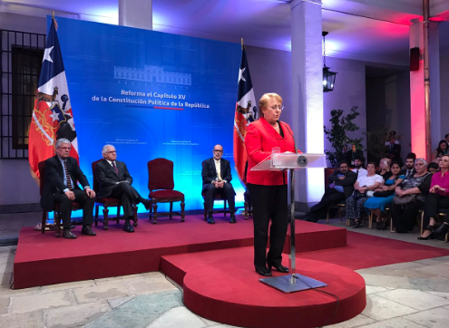Reforma: Presidenta Bachelet firma proyecto para modificar Capítulo XV de la Constitución