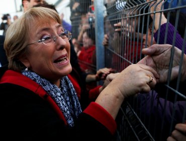 Adimark: Bachelet aumenta su nivel de aprobación tras leve baja por incendios forestales