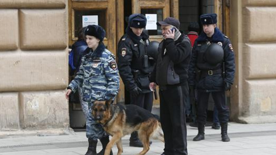 Aviso de bomba obliga nuevamente a cerrar estación de metro en San Petersburgo