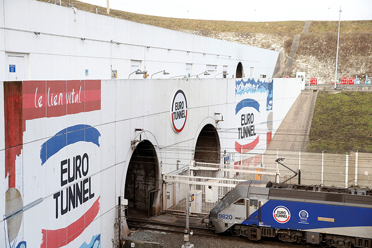 Revelan el plan secreto de Inglaterra para hacer un "Brexit" extremo: Derrumbar el Eurotunel