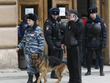 Aviso de bomba obliga nuevamente a cerrar estación de metro en San Petersburgo