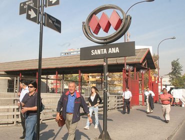 Operativo: Sospechoso bolso obligó a cerrar la estación de metro Santa Ana