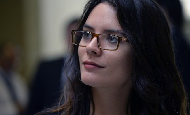 La divertida celebración de Camila Vallejo tras admisibilidad de proyecto 40 Horas