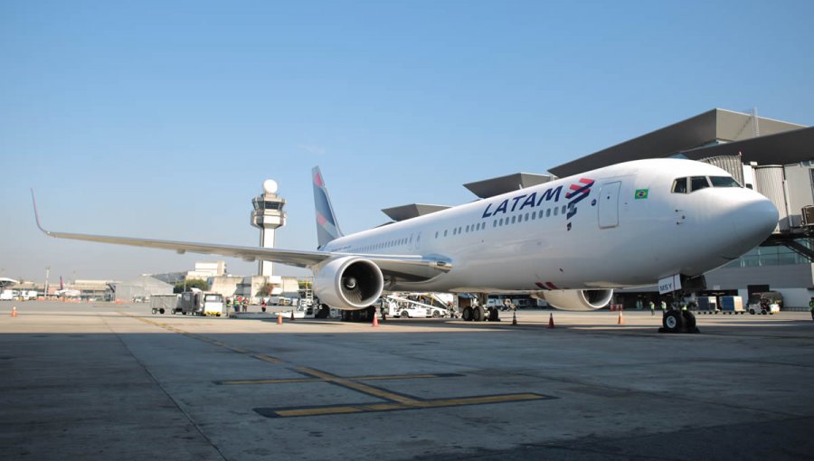 Latam cancela vuelos a Argentina por motivos del paro de trabajadores en el país trasandino