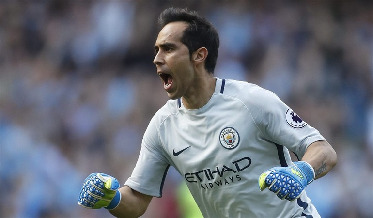 Claudio Bravo vuelve a la titularidad en la Premier League ante el Hull City