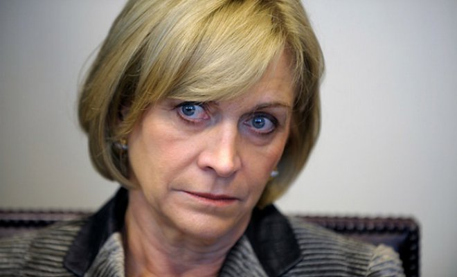 Evelyn Matthei confiesa que es seguidora de la cuenta de Twitter que la parodia
