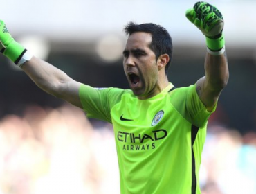 Claudio Bravo regresa a la titularidad y Manchester City gana en la Premier League