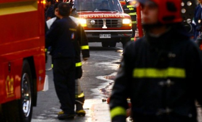 Bombero fue agredido mientras combatía incendio en la comuna de El Bosque
