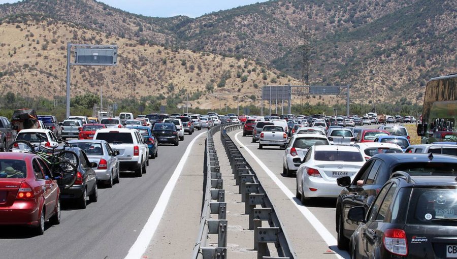 Alrededor de 370 mil vehículos dejarán Región Metropolitana por Semana Santa