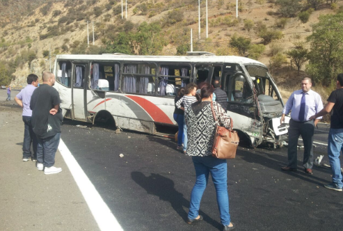 Colisión vehicular deja más de 10 lesionados en ruta 68 dirección a Valparaíso